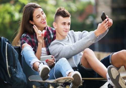 Flirting through Text: The Dos and Don'ts to Improve Your Dating Experience